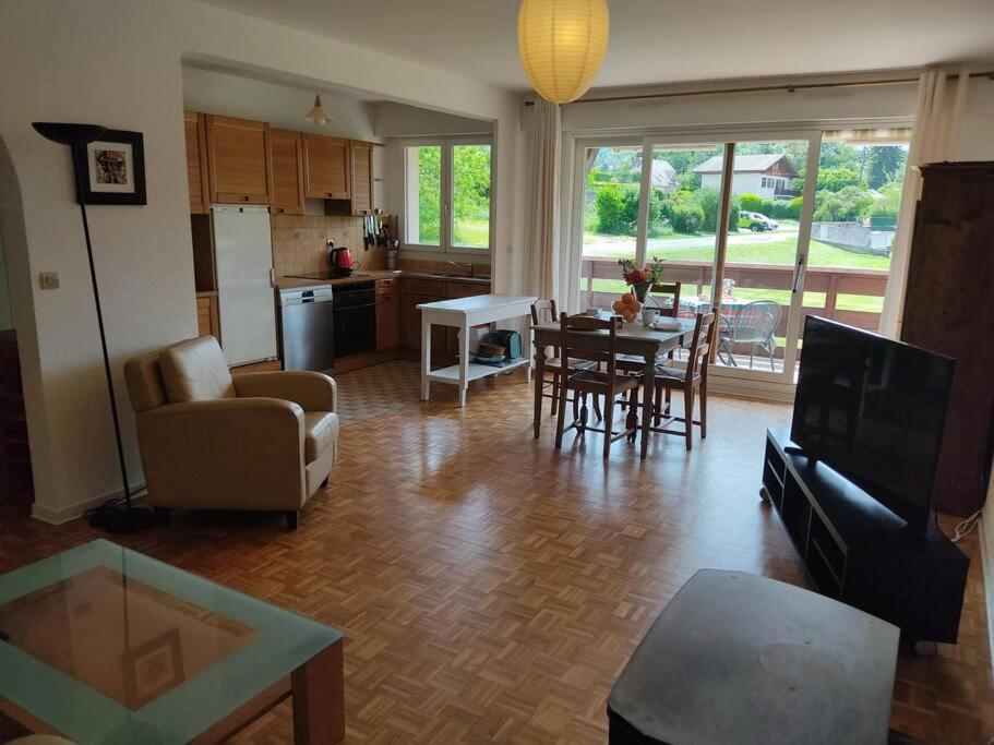 Bel Appartement Au Calme A 5 Minutes Du Village Menthon-Saint-Bernard Exteriér fotografie